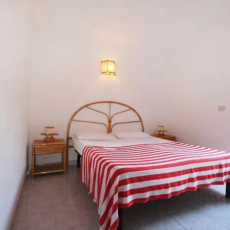 Mare - One Bedroom Holiday home *